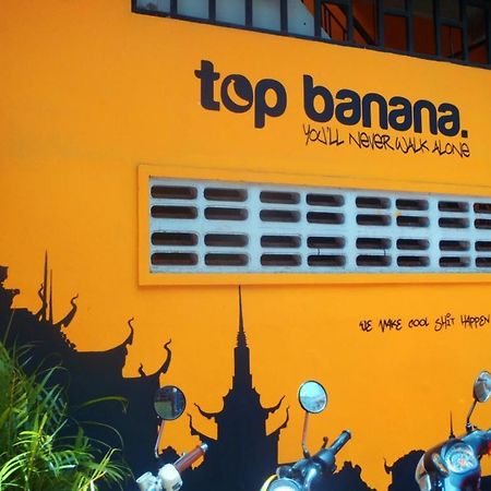 Top Banana Guesthouse & Rooftop Bar Phnom Penh Exterior photo